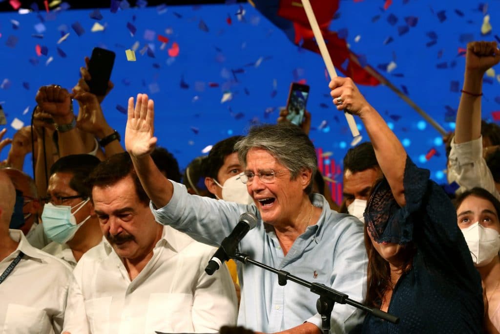 https://finanzasdomesticas.com/exbanquero-ecuatoriano-gana-elecciones